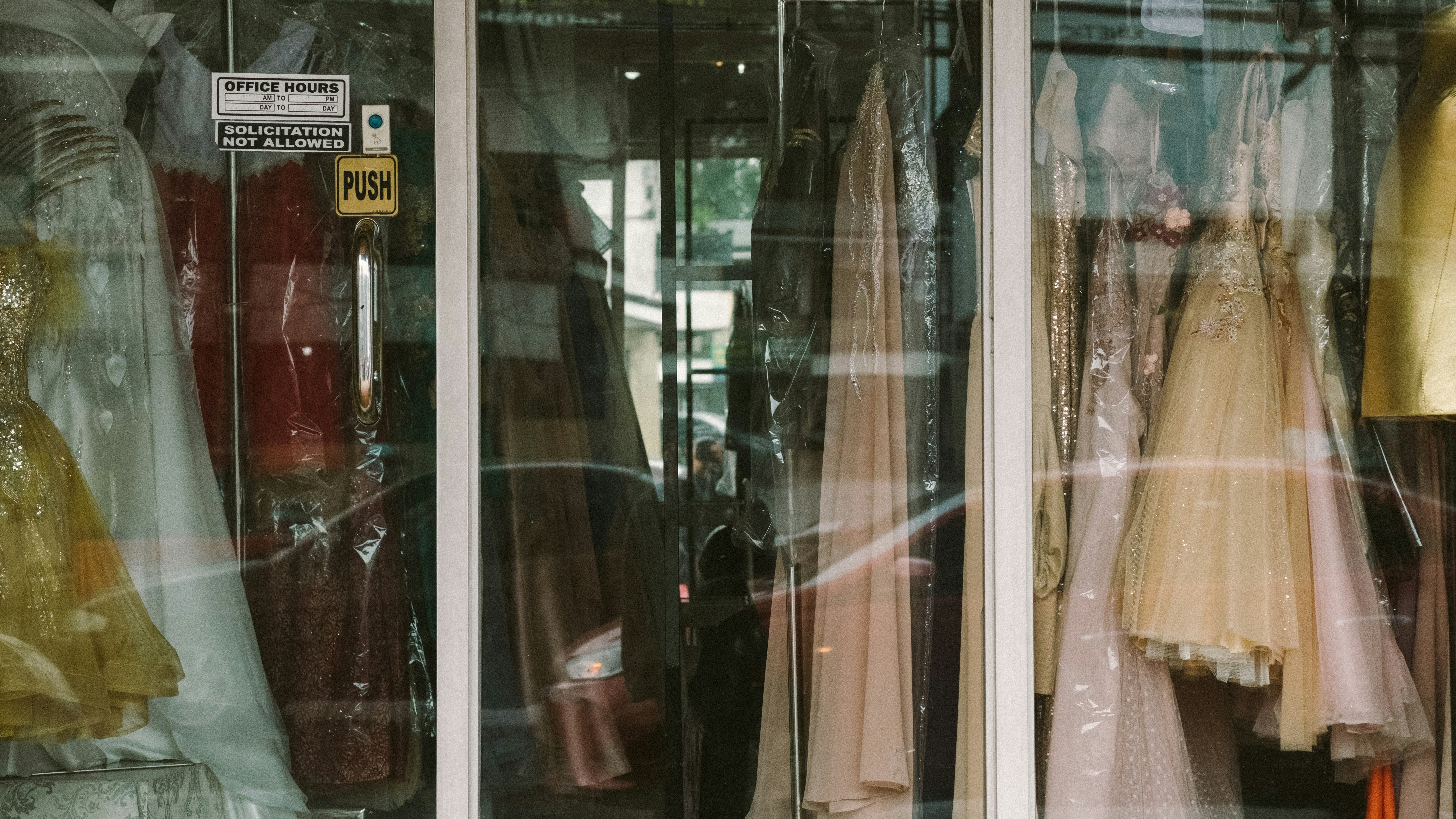 Robe longue fluide : la tendance incontournable