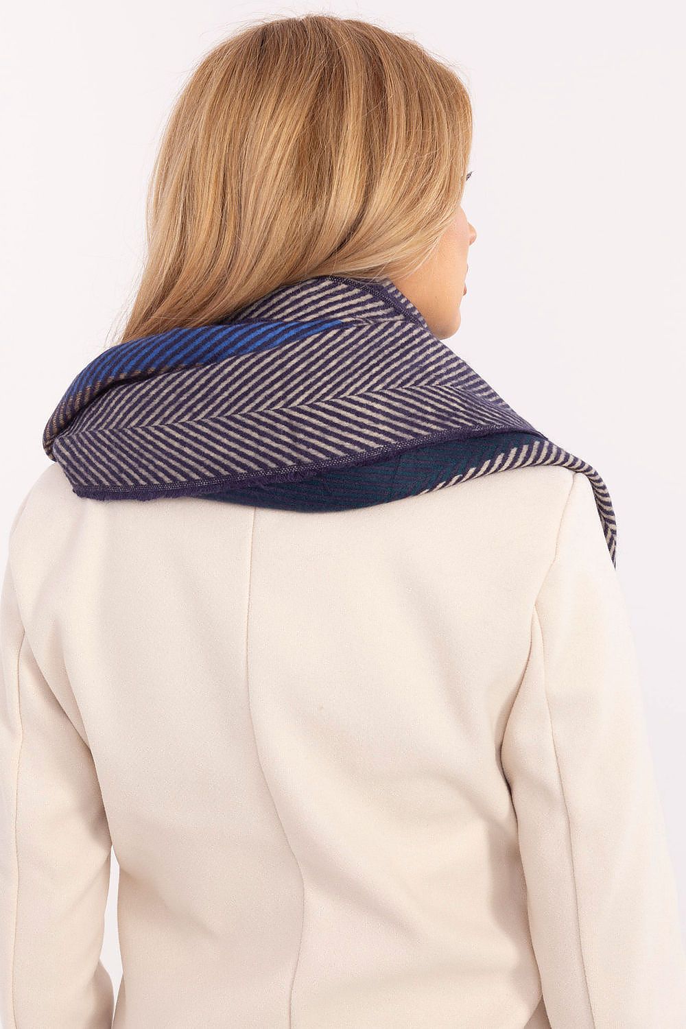  Châle model 206042 AT 